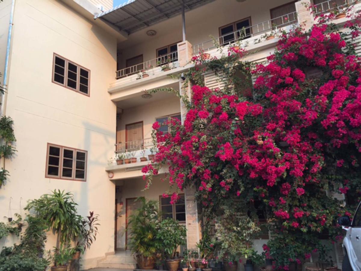 Pikul Apartment Hotel Nong Khai Exterior photo